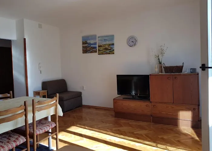 Ivana Diklo شقة زادار